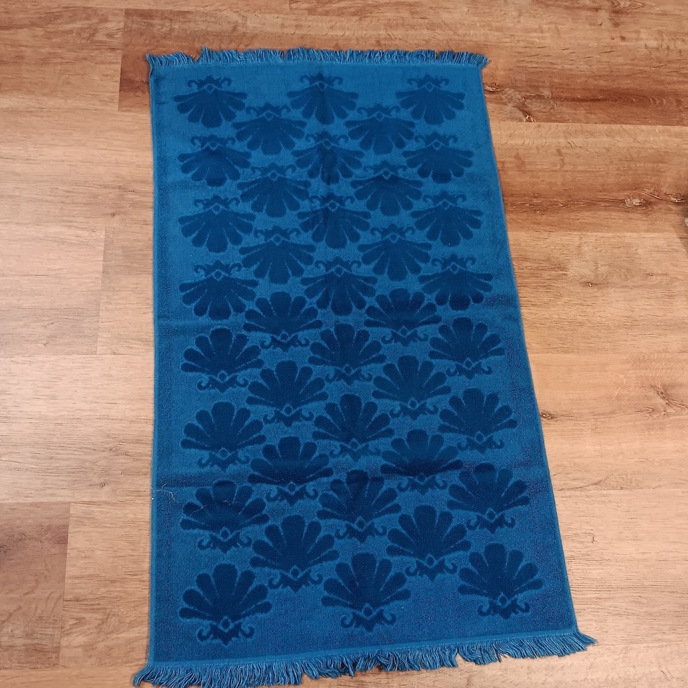 VTG Sculpted Blue Fieldcrest Bath Towel Shell Fringed 100% Cotton Blue USA Made